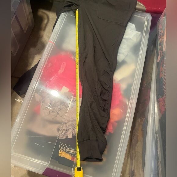 NWT Lululemon Beyond the Studio Jogger - Picture 7 of 7